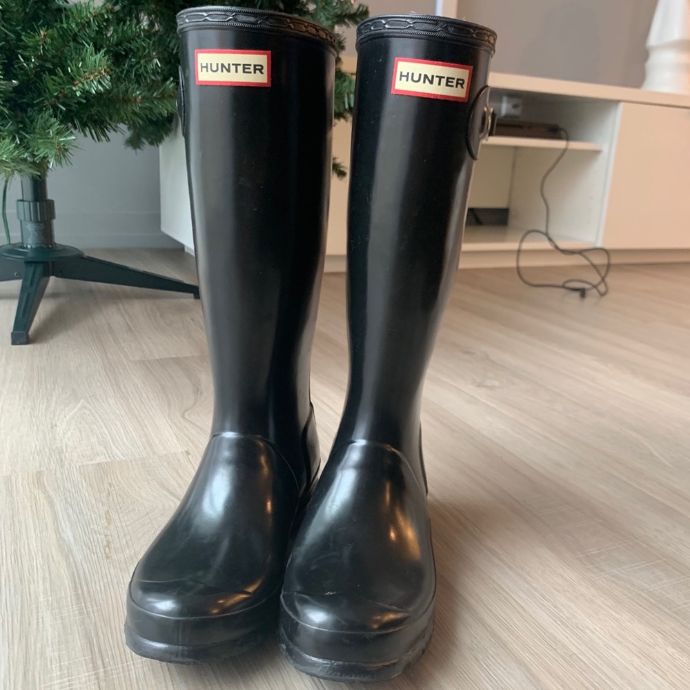 **SOLD**Hunter Rain Boots Size 5